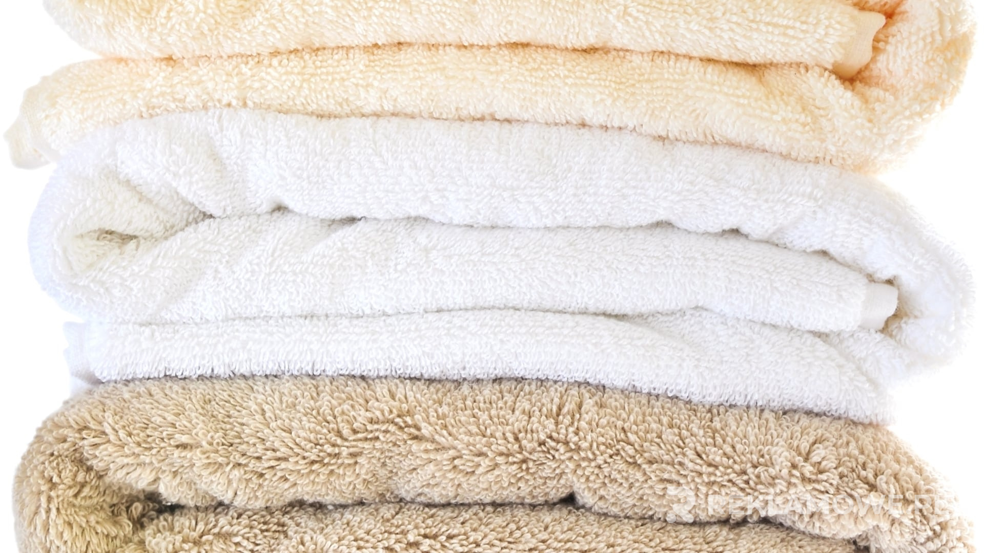 Różnorodne projekty ręczników reklamowych z całego świata